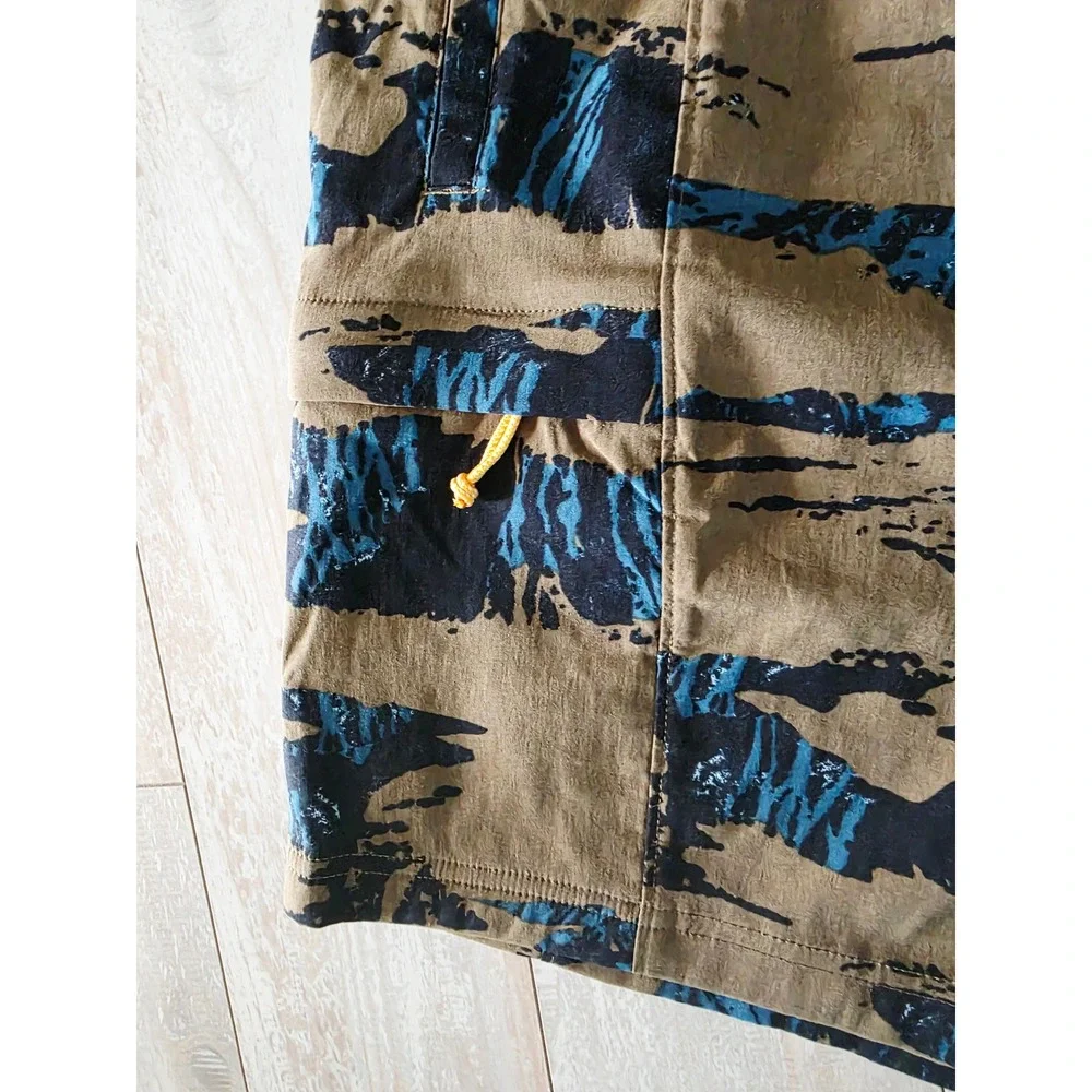 The North Face Mens‎ Class V Belted Shorts XXL Brown Blue Tiger Camo NWT RV $65